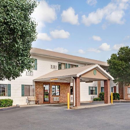 Super 8 By Wyndham West Memphis Hotell Exteriör bild
