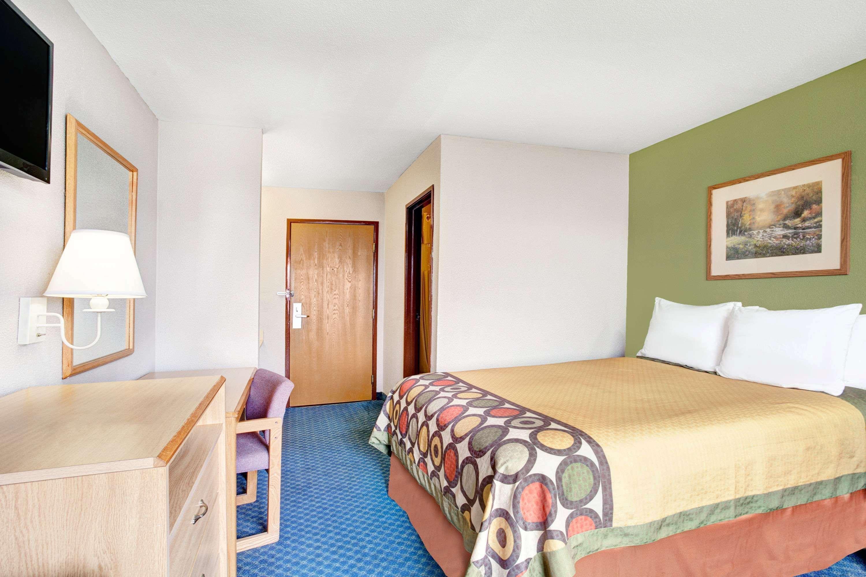 Super 8 By Wyndham West Memphis Hotell Exteriör bild