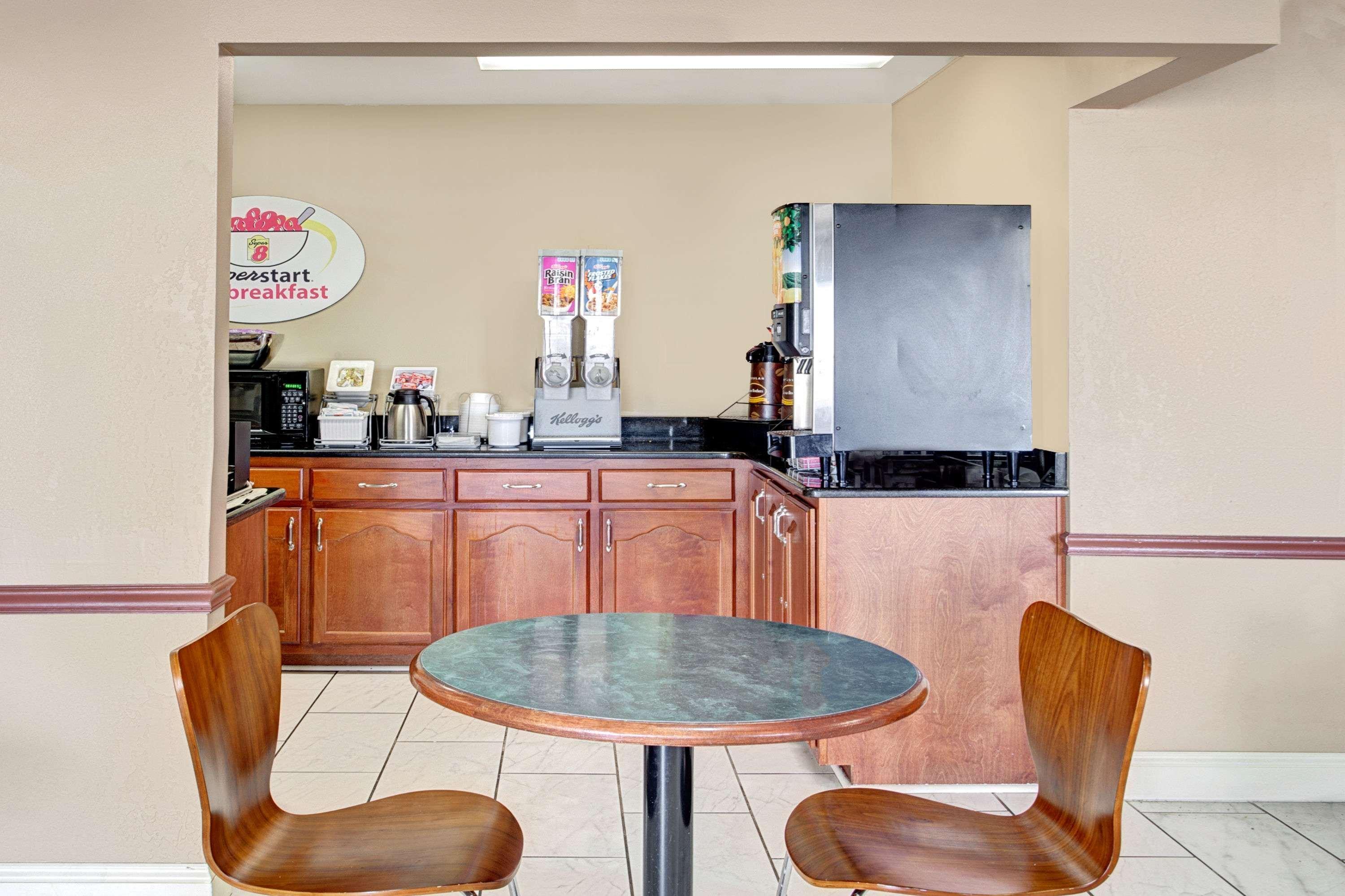 Super 8 By Wyndham West Memphis Hotell Exteriör bild